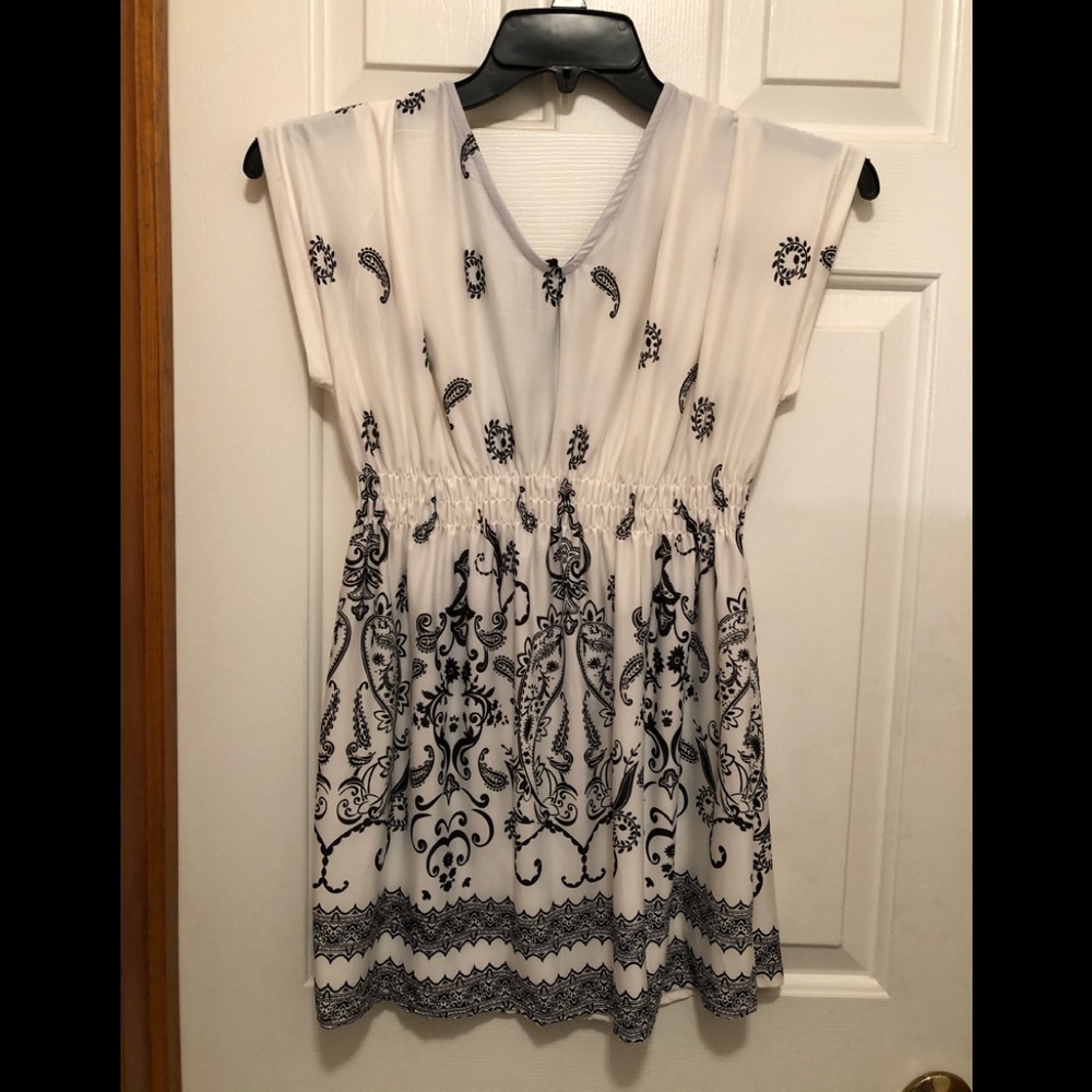 Size M/L top by YaYa 🌻